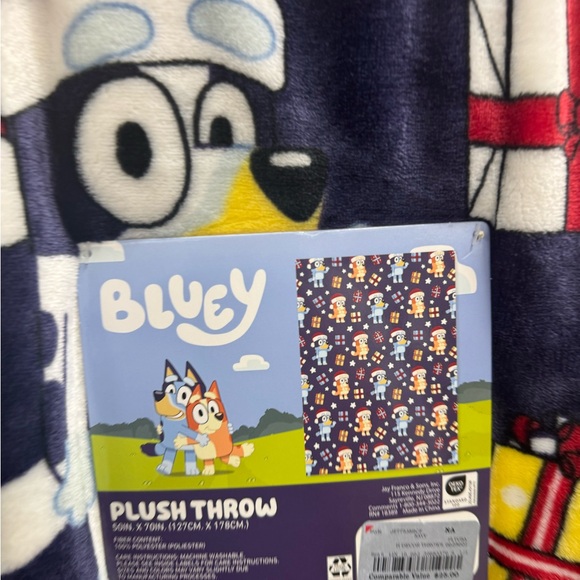 Bluey Christmas throw blanket - Picture 2 of 2